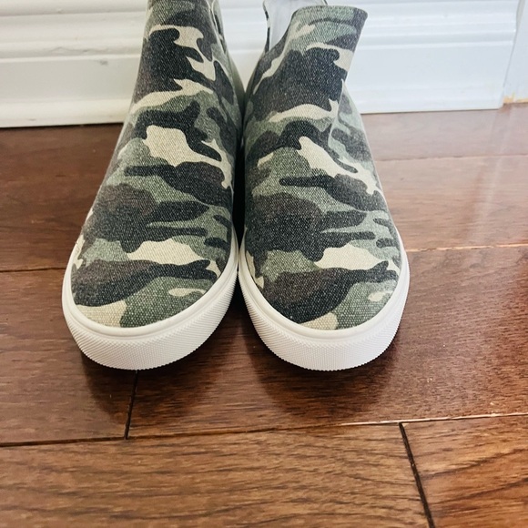 Steve Madden Green and Gray High-Top Sneakers size 8 - Picture 2 of 9